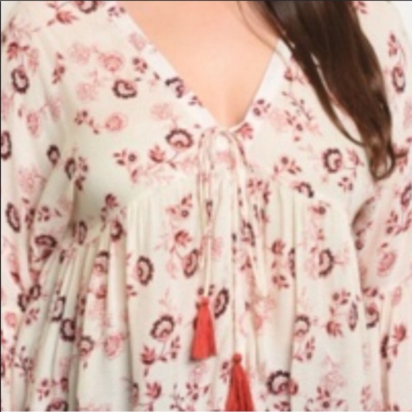 Plus Size Pretty Red Floral Top! - Picture 4 of 7